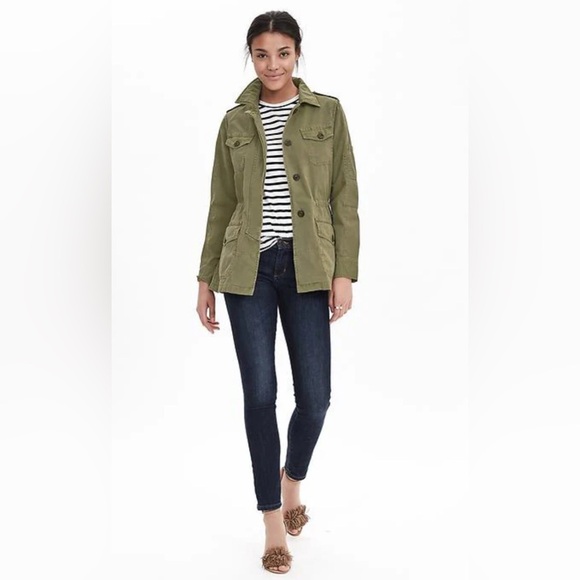 LIKE NEW Banana Republic Military Jacket - Picture 4 of 11